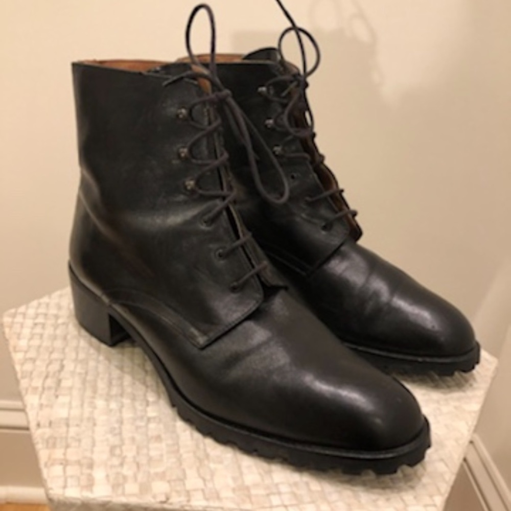 Joan and David Womens Black Leather Boots with Tie Laces and Waffle Soles